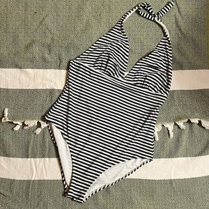 Old Navy•B&W Striped Halter One-Piece Sz XL
